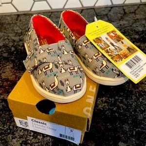 NIB Toms Tiny 5 Classic Drizzle Grey Llamas Shoes